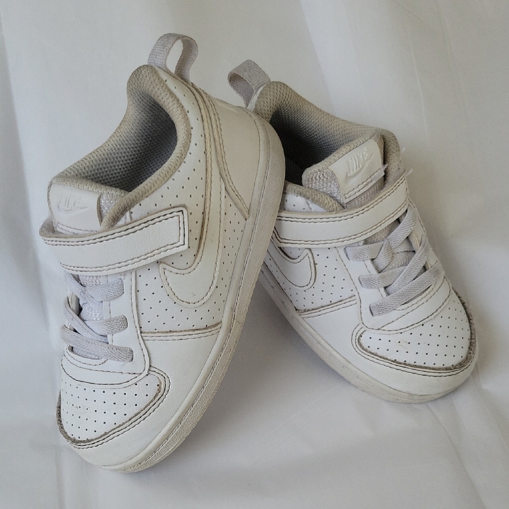 Nike White Low-Top Sneakers with Velcro Straps